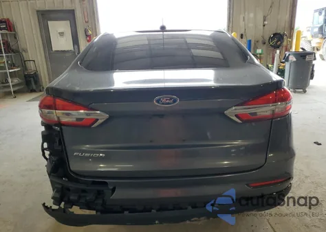 2019 Ford Fusion S z USA, uszkodzony, nr VIN 3FA6P0G75KR250805